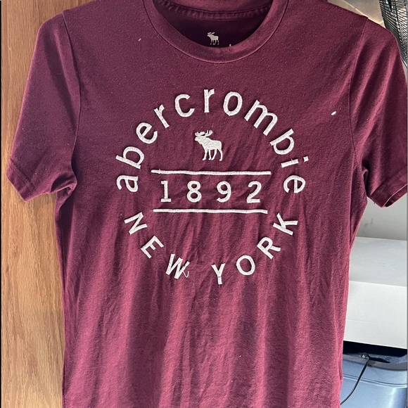Abercrombie Kids GIRLS sz. 11/12  burgundy tee - Picture 2 of 2